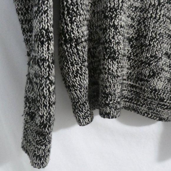 H&M | medium, m | oversized black and white knit sweater | BNWOT - Picture 13 of 16